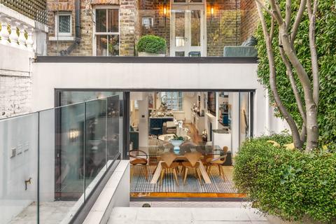 25 Lamont Road, London, SW10 0HR