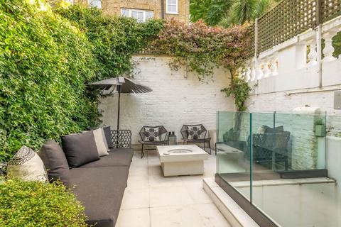 25 Lamont Road, London, SW10 0HR