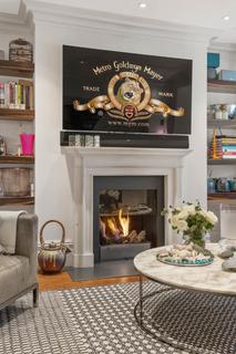 25 Lamont Road, London, SW10 0HR