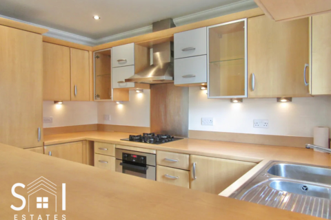 2 bedroom penthouse to rent, Arona House Green Street, Sunbury-on-Thames, TW16