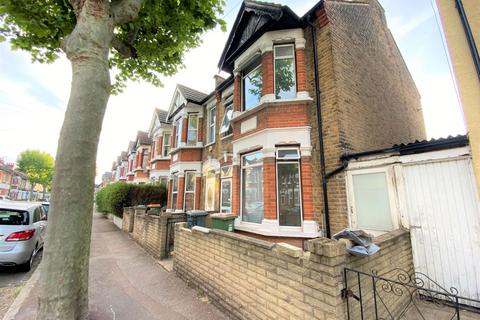 4 bedroom terraced house to rent, Mitcham Road, London