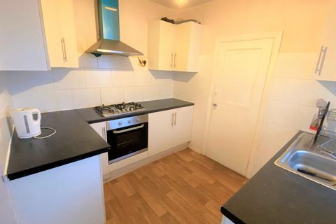 4 bedroom terraced house to rent, Mitcham Road, London
