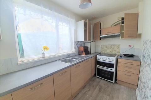 3 bedroom terraced house to rent, Fitzstephen Road, Dagenham