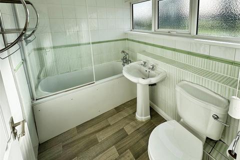 28 Cloverfield, Harlow, CM18 7EA