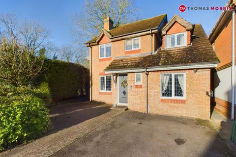 4 bedroom detached house for sale, Goshawk Close, Huntingdon PE29