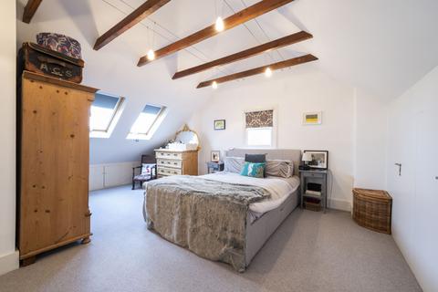 5 Montem Road, New Malden, KT3 3QW
