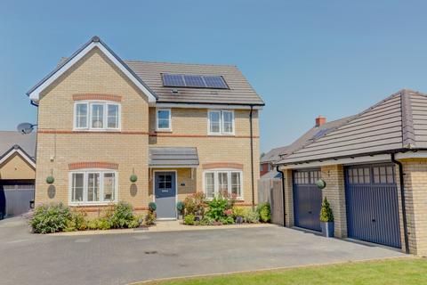 4 bedroom detached house for sale, Thresher Road, Princes Risborough HP27