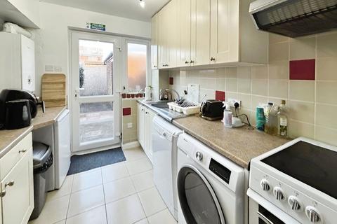 5 bedroom semi-detached house to rent, Beechtree Avenue, Egham TW20
