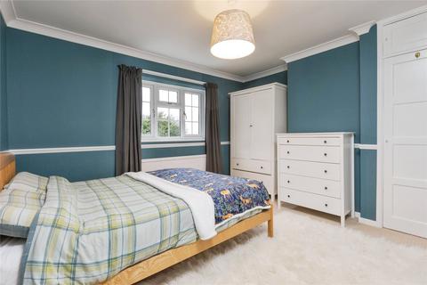 15 Lawrence Drive, Cobham, Gravesend, DA12 3BU