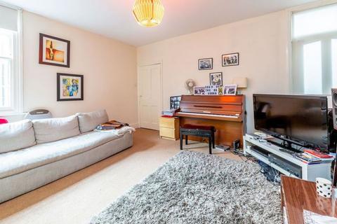 2 bedroom flat to rent, N8