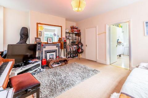 2 bedroom flat to rent, N8