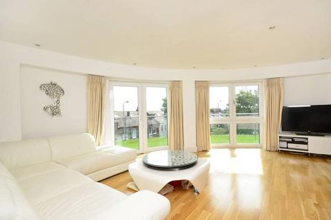 2 bedroom flat to rent, Mercury Mansions, SW15