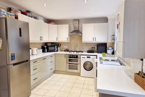 3 bedroom end of terrace house for sale, Nags Head Lane, Rochester