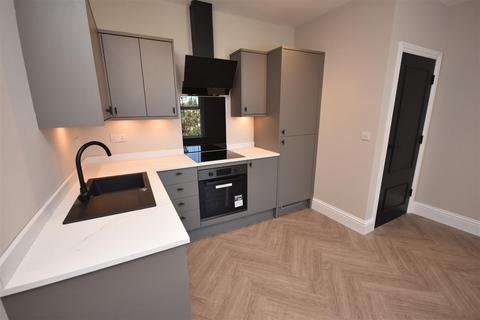 2 bedroom apartment to rent, Balls Road, Oxton