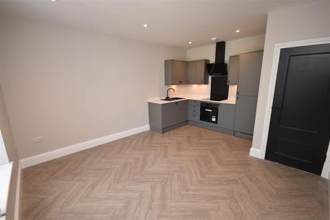 2 bedroom apartment to rent, Balls Road, Oxton