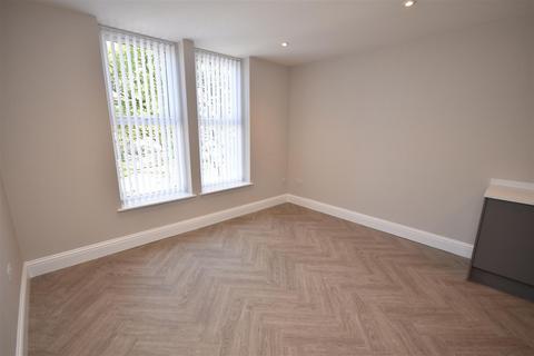 2 bedroom apartment to rent, Balls Road, Oxton