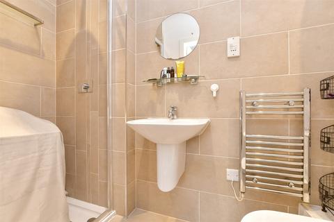 3 bedroom flat for sale, Sutton Court Road, Sutton, Surrey