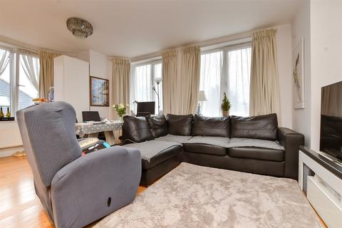 3 bedroom flat for sale, Sutton Court Road, Sutton, Surrey