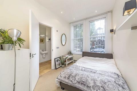 3 bedroom flat to rent, Brondesbury Villas, London NW6