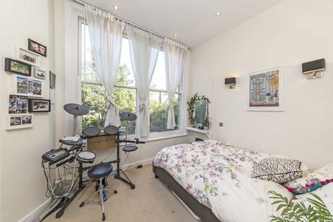 3 bedroom flat to rent, Brondesbury Villas, London NW6