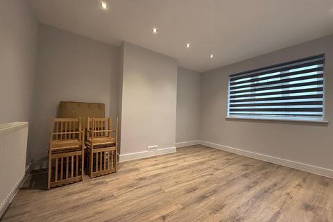 2 bedroom flat to rent, Denton Road, Welling