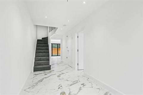 1a Silverdale Close, Cheam, Sutton, SM1 2LD