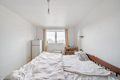 2 bedroom flat for sale, High Road,  London,  N2