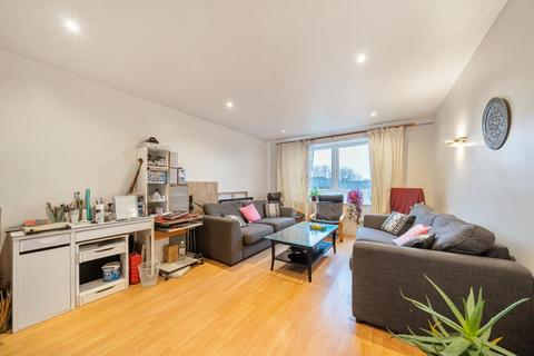 2 bedroom flat for sale, High Road,  London,  N2