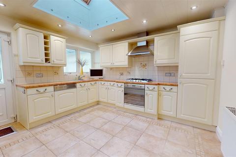 3 bedroom detached bungalow for sale, Bierley Lane, Bradford