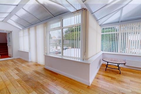 207 Bierley Lane, Bradford, BD4 6DN
