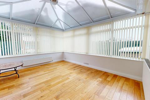 207 Bierley Lane, Bradford, BD4 6DN