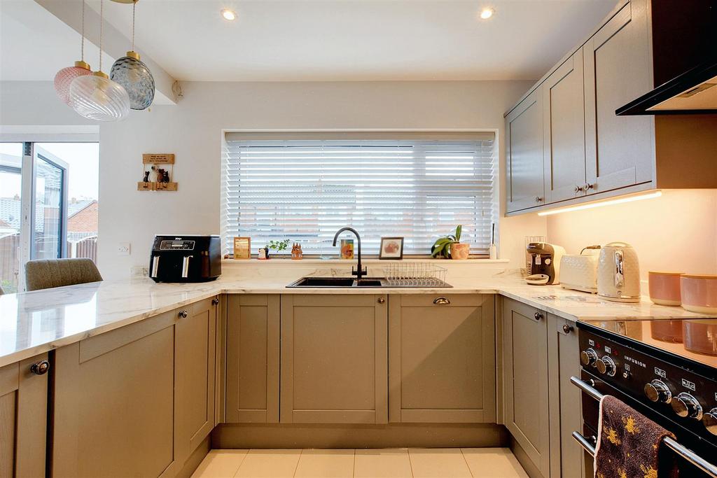 Kitchen Diner 4.jpeg