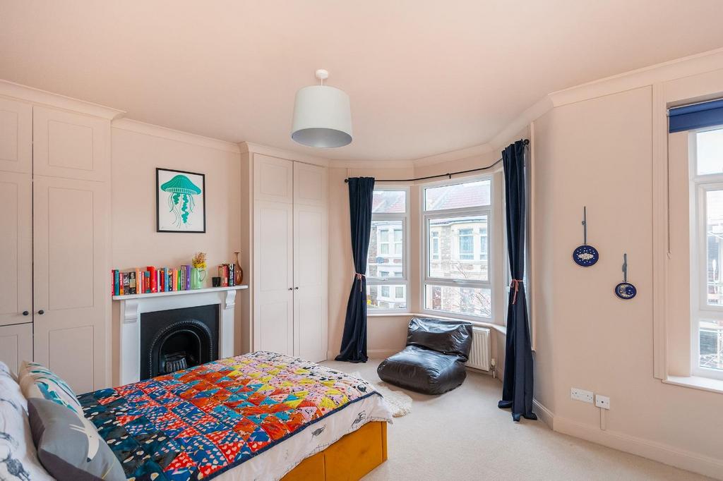 1 C9 CSP - Bedroom L.jpg