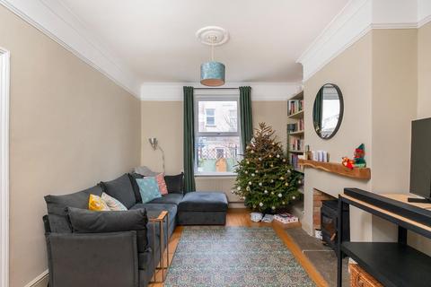 19 Cairns Crescent, Bristol, BS2 9QD