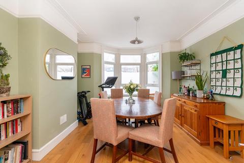 19 Cairns Crescent, Bristol, BS2 9QD
