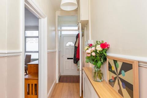 19 Cairns Crescent, Bristol, BS2 9QD
