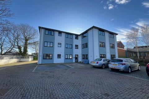 2 bedroom apartment to rent, Half Moon Court, Paignton TQ3