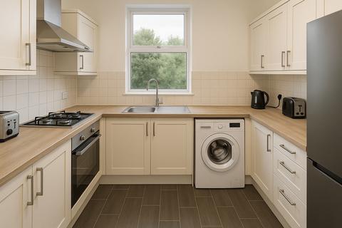 5 bedroom flat to rent, Foxhall Road, Nottingham, NG7
