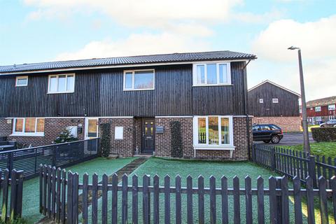 4 bedroom semi-detached house for sale, Highclere Close, Newmarket, Suffolk, CB8 7RR, Newmarket CB8