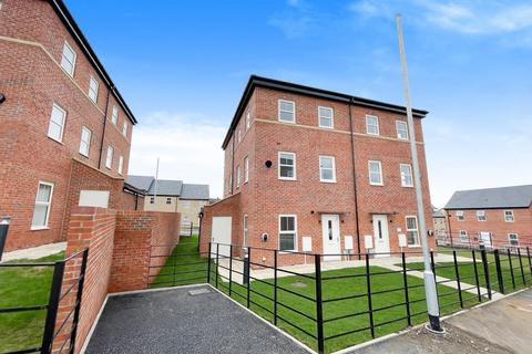 2 bedroom semi-detached house to rent, Bolton Court, Leeds