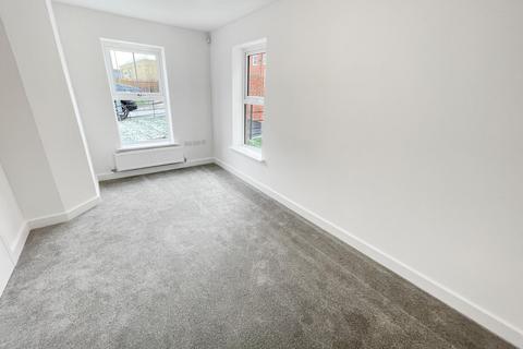 2 bedroom semi-detached house to rent, Bolton Court, Leeds