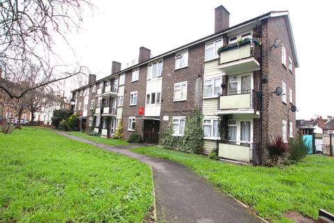 2 bedroom flat to rent, Penge Road, London, SE25