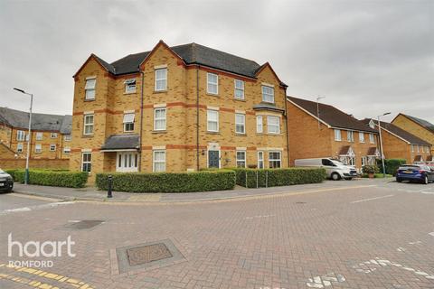 2 bedroom flat to rent, Westminster Court, Hyde Close, ROMFORD