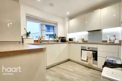 3 bedroom apartment for sale, Augustus Way, Chatham