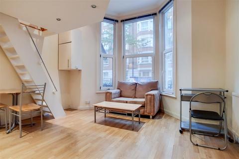 Studio to rent, Wrights Lane, London W8