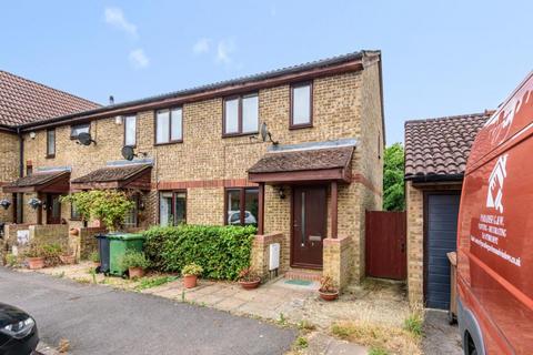 2 bedroom terraced house to rent, Hanson Close, Guildford GU4