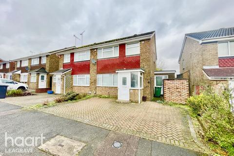 3 bedroom semi-detached house for sale, Salters Way, Dunstable