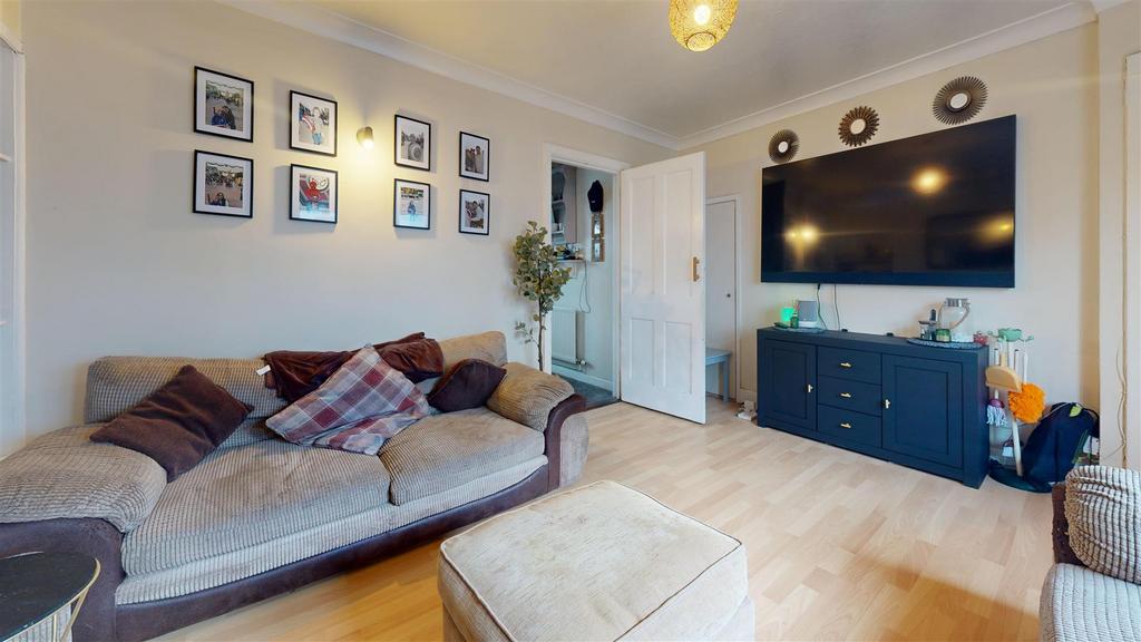 25-Victoria-Road-Living-Room.jpg