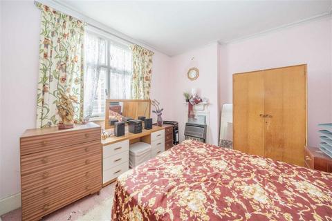 2 bedroom flat for sale, Burton Road, London SW9