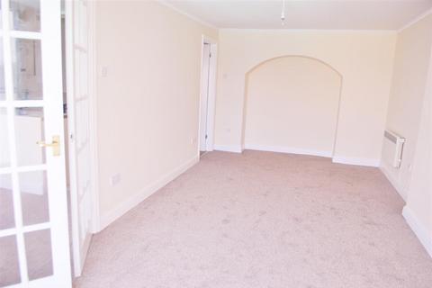 1 bedroom flat to rent, 11 Ashley House Upper Frog St Tenby Pembrokeshire